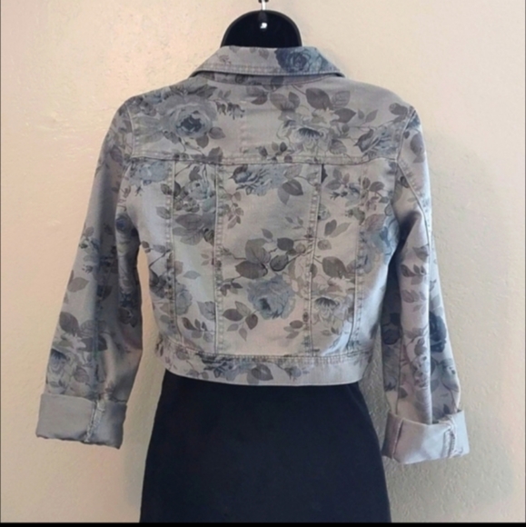 Women's retro grey/blue floral Mossimo jean jacket size small - Picture 3 of 6